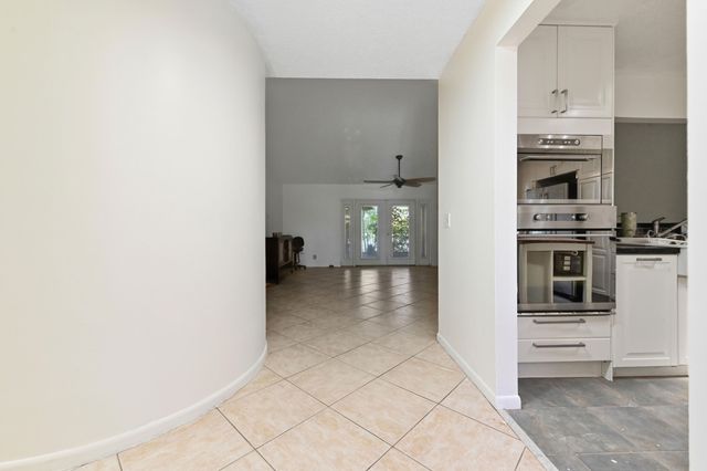 6277 Country Fair Circle, Boynton Beach, FL 33437