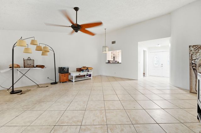 6277 Country Fair Circle, Boynton Beach, FL 33437