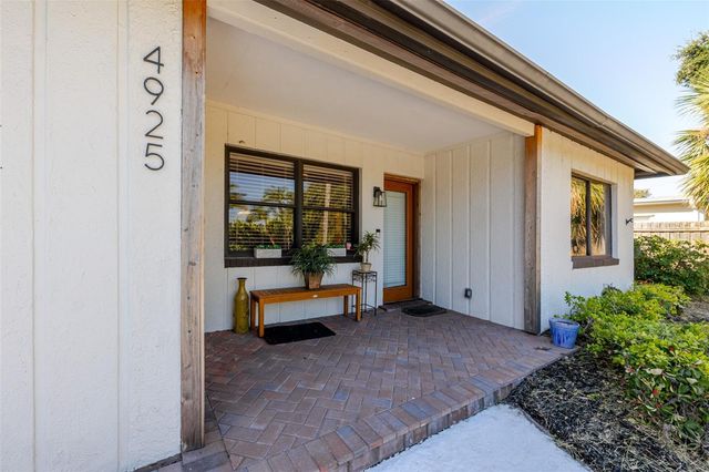 4925 REMINGTON DRIVE, Sarasota, FL 34234