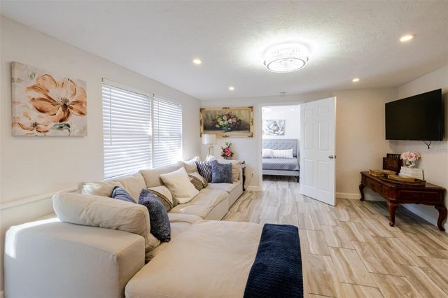 4925 REMINGTON DRIVE, Sarasota, FL 34234