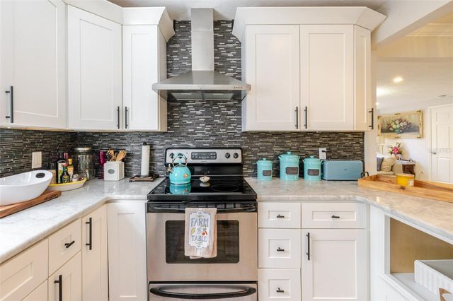 4925 REMINGTON DRIVE, Sarasota, FL 34234