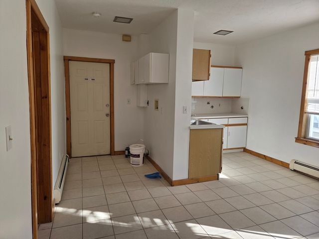 5 Massasoit Rd 2, Worcester, MA 01604