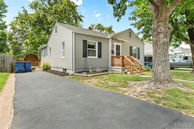 346 12th Street, Wood River, IL 62095