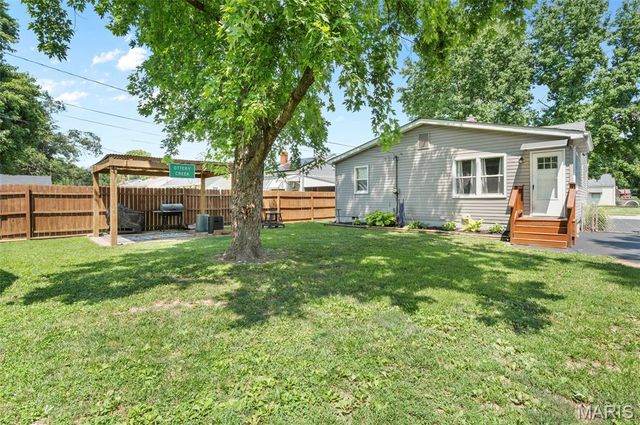 346 12th Street, Wood River, IL 62095