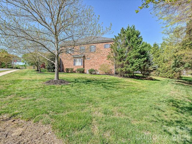 4221 Barons Court, Harrisburg, NC 28075