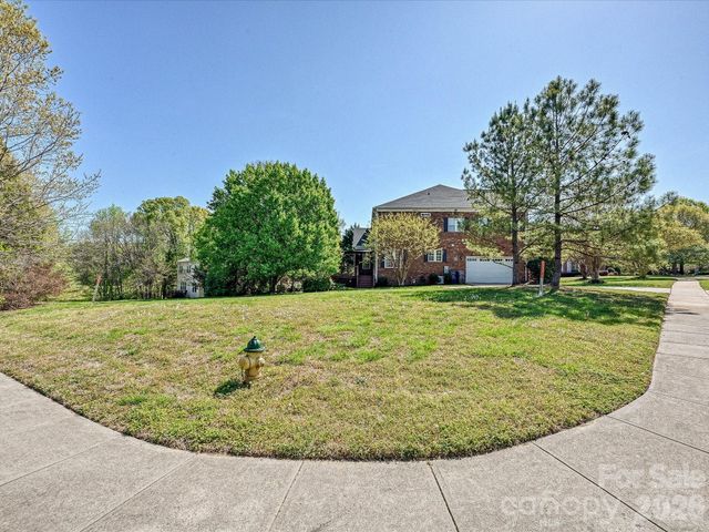 4221 Barons Court, Harrisburg, NC 28075