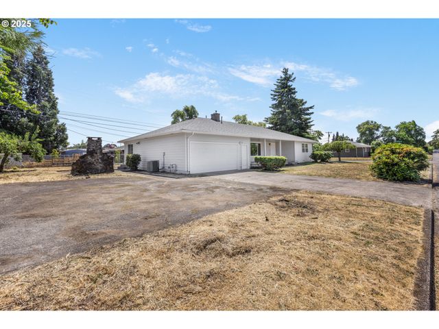 929 DARLENE Ave, Springfield, OR 97477