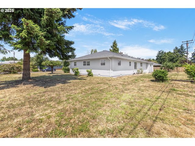 929 DARLENE Ave, Springfield, OR 97477