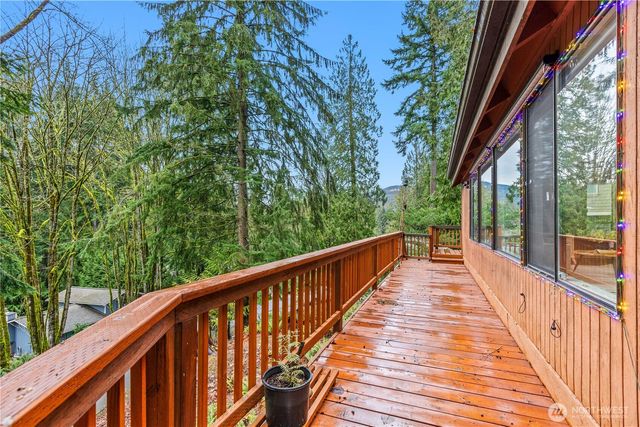 111 Grand View Lane, Bellingham, WA 98229