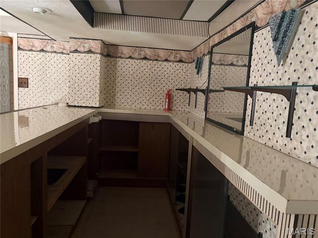 5172 Trailbend Drive, Florissant, MO 63033