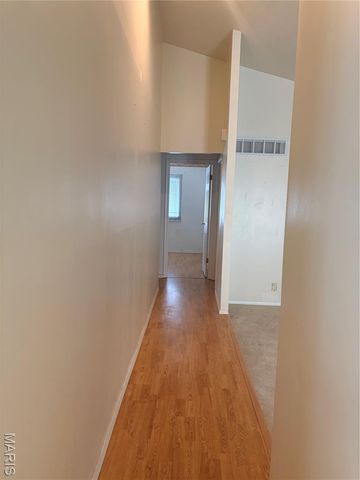 5172 Trailbend Drive, Florissant, MO 63033