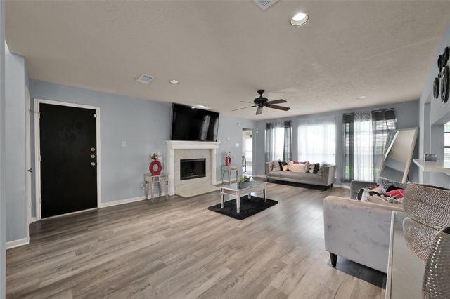 2819 Lexington Woods Drive, Spring, TX 77373