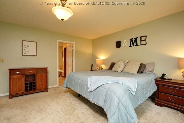 6 Hillcrest Drive E, Charleston, WV 25311