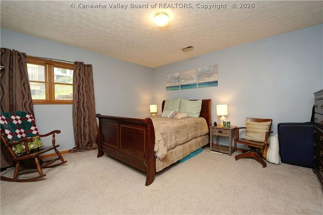 6 Hillcrest Drive E, Charleston, WV 25311