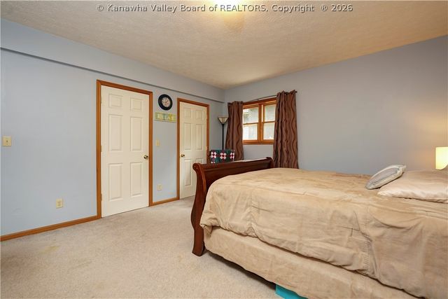 6 Hillcrest Drive E, Charleston, WV 25311