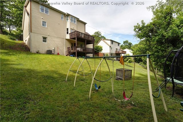 6 Hillcrest Drive E, Charleston, WV 25311