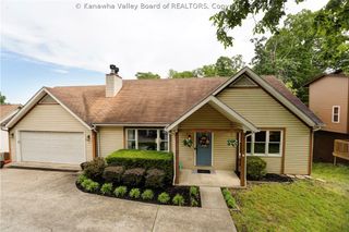 6 Hillcrest Drive E, Charleston, WV 25311