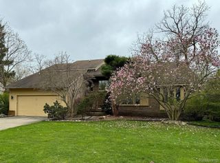3234 PINE LAKE Road, West Bloomfield Charter Township, MI 48324