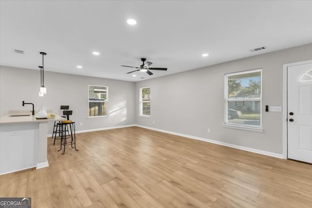 22 W 61st Street, Savannah, GA 31405