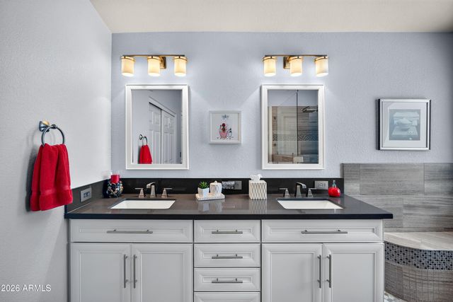 337 E SHERRI Drive, Gilbert, AZ 85296