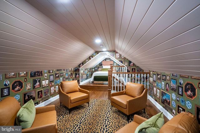 619 MCKEE ST, State College, PA 16803