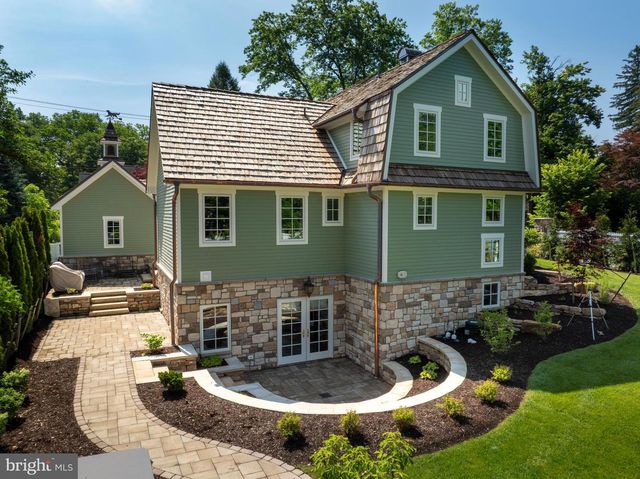 619 MCKEE ST, State College, PA 16803