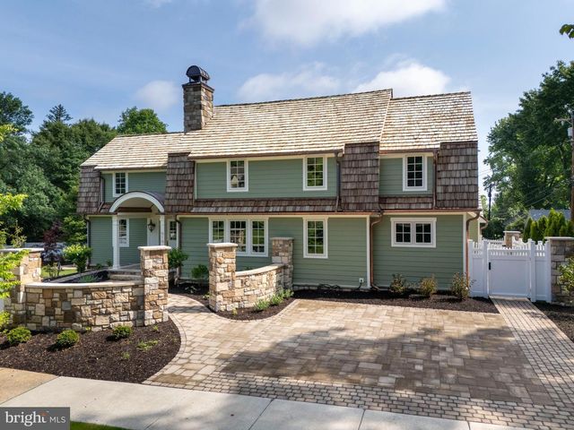 619 MCKEE ST, State College, PA 16803