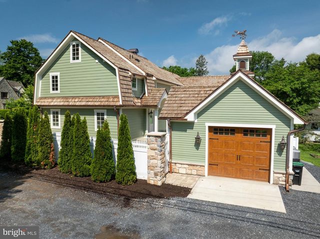 619 MCKEE ST, State College, PA 16803