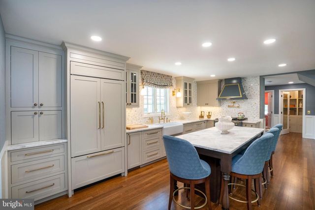 619 MCKEE ST, State College, PA 16803