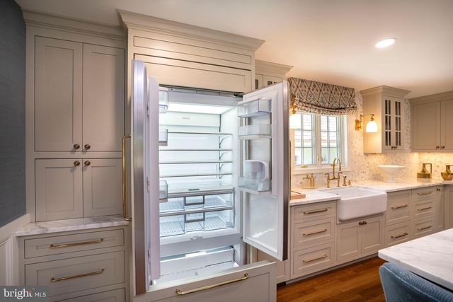 619 MCKEE ST, State College, PA 16803