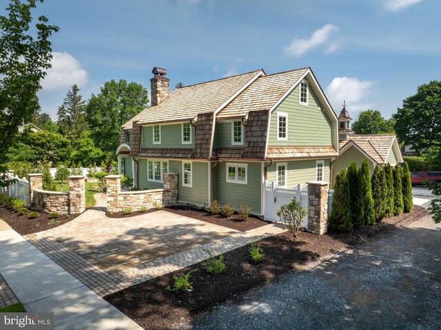 619 MCKEE ST, State College, PA 16803