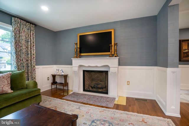 619 MCKEE ST, State College, PA 16803