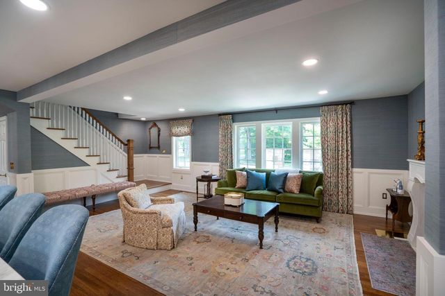 619 MCKEE ST, State College, PA 16803