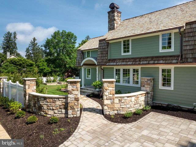 619 MCKEE ST, State College, PA 16803