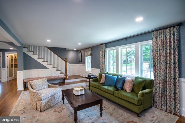 619 MCKEE ST, State College, PA 16803