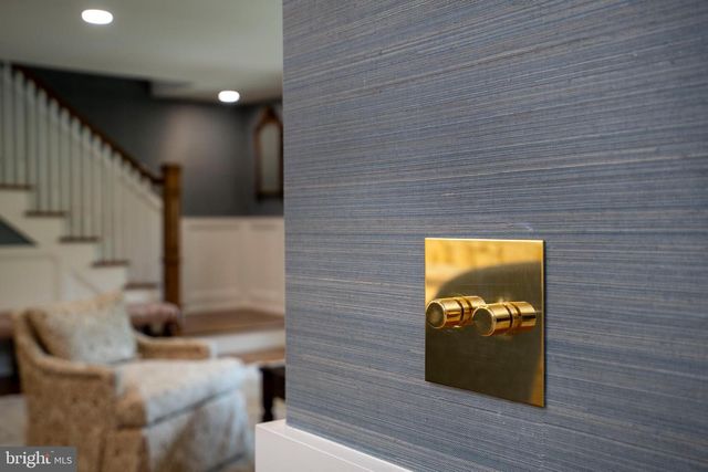 619 MCKEE ST, State College, PA 16803