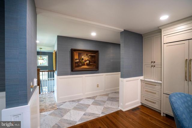 619 MCKEE ST, State College, PA 16803