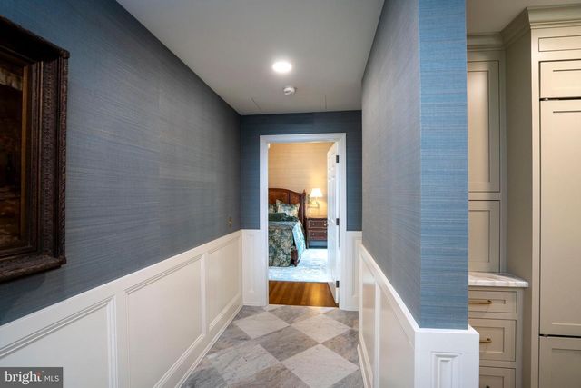 619 MCKEE ST, State College, PA 16803