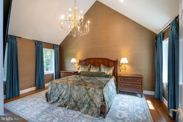 619 MCKEE ST, State College, PA 16803