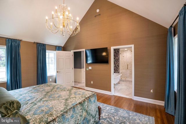 619 MCKEE ST, State College, PA 16803