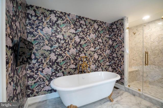 619 MCKEE ST, State College, PA 16803