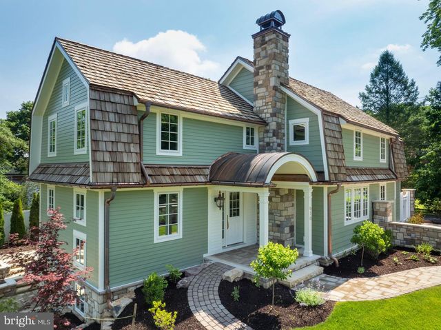 619 MCKEE ST, State College, PA 16803