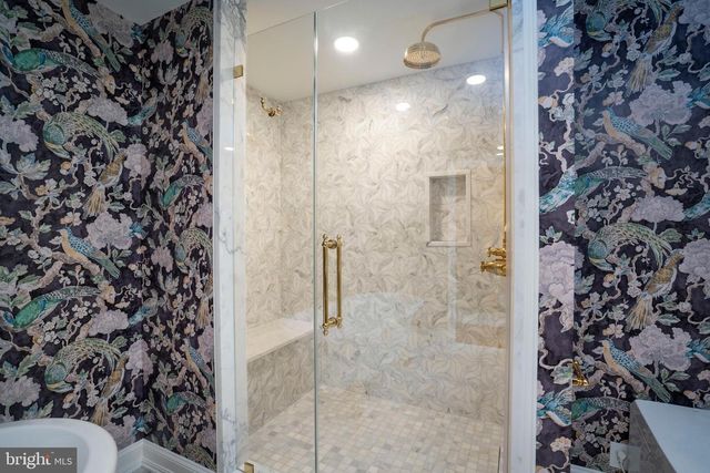 619 MCKEE ST, State College, PA 16803