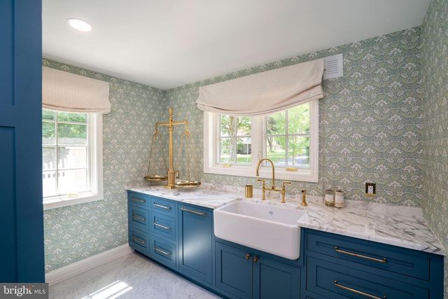 619 MCKEE ST, State College, PA 16803