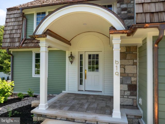 619 MCKEE ST, State College, PA 16803