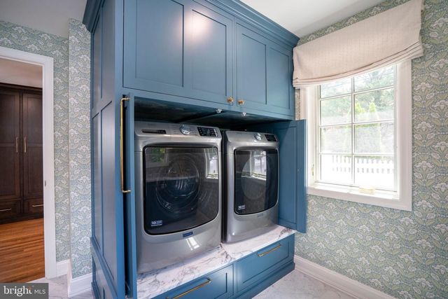 619 MCKEE ST, State College, PA 16803