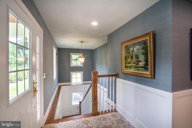 619 MCKEE ST, State College, PA 16803