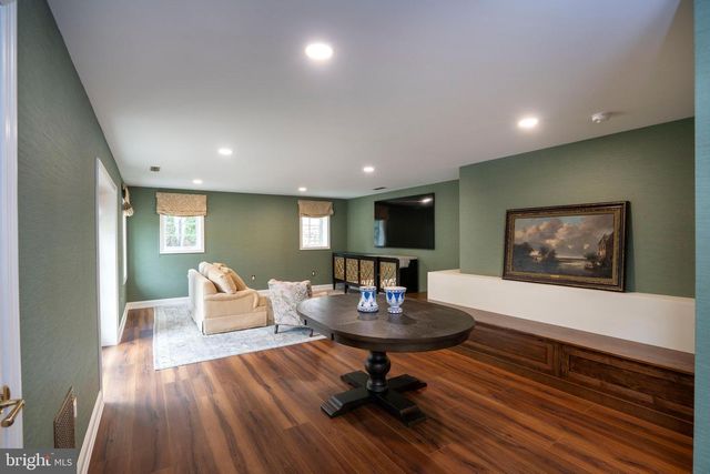 619 MCKEE ST, State College, PA 16803