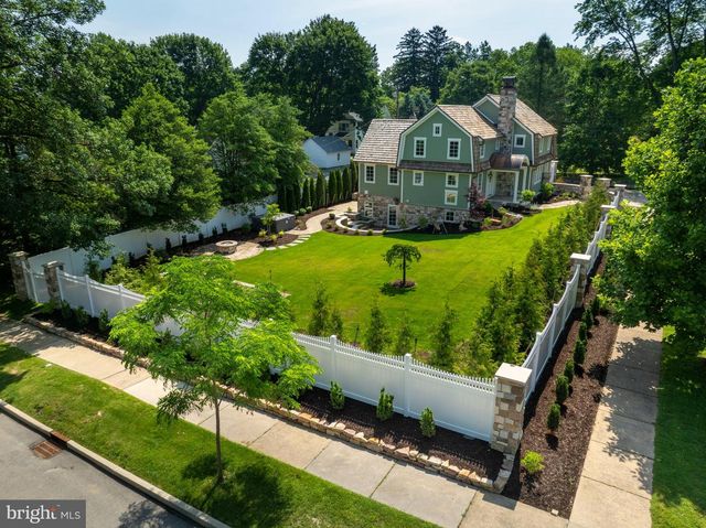 619 MCKEE ST, State College, PA 16803