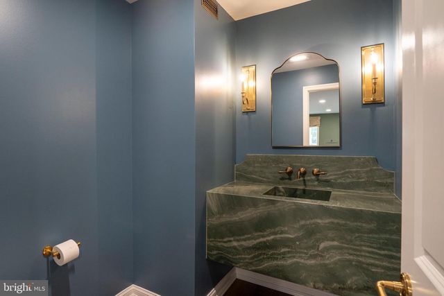 619 MCKEE ST, State College, PA 16803